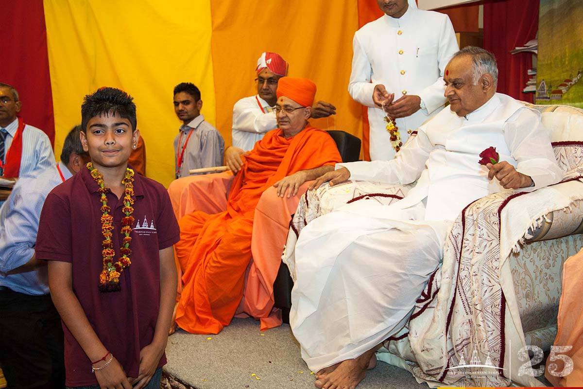 ©1987-2017 SKS Swaminarayan Temple East London